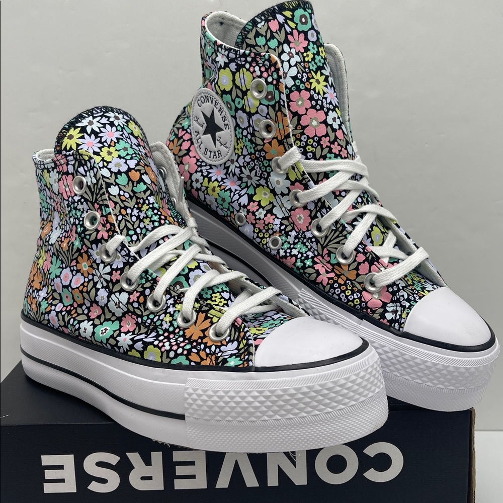 Converse CTAS A15009C CTAS LIFT HI
BLACK/WHITE/PALE SURPLUS Platform Sneakers - Picture 5 of 16
